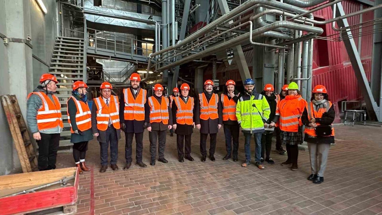 Çorum Belediye Başkanı Aşgın, çevreci enerji sistemlerini Danimarka'da inceledi