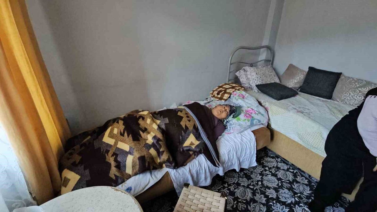 Yatağa bağımlı yaşlı kadın koruma altına alındı