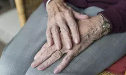 KORKUTAN RAPOR: GENÇ TÜRKİYE TARİH Mİ OLUYOR?