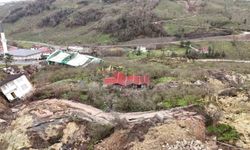 EVLER YIKILDI, YOL ÇÖKTÜ!