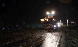 DEPREM GİBİ HEYELAN!! YOLLAR KAPANDI