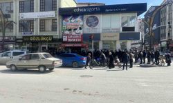 Çorum'da balıkçı baba ve oğlu 100 kasa ücretsiz balık dağıttı