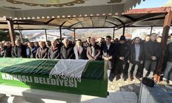 Düzce'de eğitim camiasının sevilen öğretmeni son yolculuğuna uğurlandı