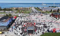 İstiklal Meydanı'na görkemli açılış