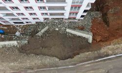 TRABZON’DA İSTİNAT DUVARI ÇÖKTÜ.