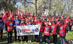 ANKARA'DA EĞİTİM NÖBETİ: TRABZON EKİBİ MEB ÖNÜNDEYDİ!