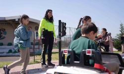 Düzce'de öğrenciler trafik kurallarını yaşayarak öğreniyor