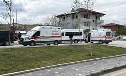 Öğrenci servisi ile otomobil çarpıştı: 10 öğrenci yaralandı