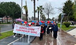 Otizm için farkındalık yürüyüşü