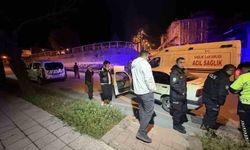 Kendilerini uyaran adamı darp eden şahıslar otomobili bırakıp kaçtı