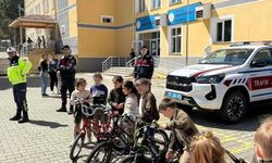 Sinop'ta minikler eğlenerek trafik kurallarını öğreniyor