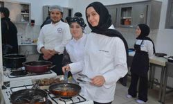Sinop'ta üniversite öğrencilerinden 'hamsi köftesi' yarışması