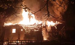 2 katlı ev, ahır, ambar kül oldu