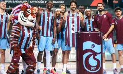 BORDO-MAVİLİ DEVLER İSTANBUL'DA: HEDEF GALİBİYET!