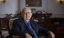 TÜRK SİYASETİNİN ACI KAYBI: HÜSAMETTİN CİNDORUK HAYATINI KAYBETTİ