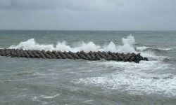 Akçakoca'da fırtına etkili oluyor