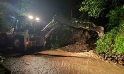 ARAKLI İLÇESİNDE ŞİDDETLİ YAĞIŞ SONRASI KAPANAN YOLLAR AÇILIYOR