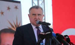 BAKAN BAK: "12 MİLYON KİŞİYE YÜZME ÖĞRETTİK"