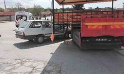 Çorum'da otomobil ile kamyon çarpıştı: 1 yaralı