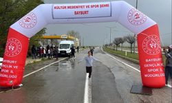 Demirözü'nde 'Gençlik Koşusu' düzenlendi