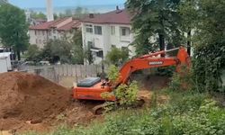 Düzce'de inşaat alanında toprak kaydı, bina sakinleri sokağa döküldü