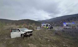 Kastamonu'da su kanalına düşen otomobildeki 4 kişi yaralandı