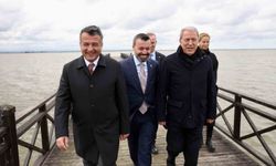 TBMM Milli Savunma Komisyonu Başkanı Akar, Kızılırmak Deltası Kuş Cenneti'ni gezdi