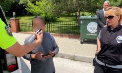 Bolu'da yokuşta geri kayan araç aynı otomobile 3 kez çarptı