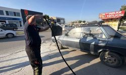 Çorum'da otomobilde çıkan yangını vatandaşlar söndürdü