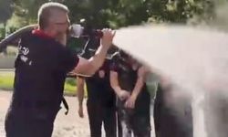 İtfaiyecilik bölümünde mezun olan öğrencilere tazyikli suyla veda