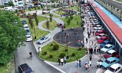 Kastamonu'da geçmişe yolculuk: Klasik otomobillere vatandaşlardan yoğun ilgi
