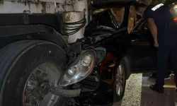 Bolu'da lüks SUV park halindeki tıra çarptı: 1 yaralı