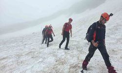 MAHSUR KALAN RUS TURİSTLER YARIM GÜNDE BULUNDU!
