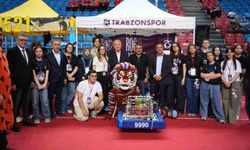 Robotlar spor salonunda yarıştı