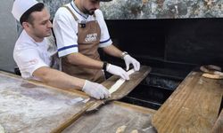 Sefo, Bafra'da tezgâh başına geçip kendi pidesini yaptı