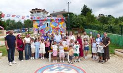 ÇİLEKLİ DÜŞLER KÖYÜ'NDE EBEVEYN-ÇOCUK ATÖLYESİ’NE YOĞUN İLGİ