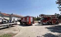 Mantar tesisindeki ilaçlama dumanını yangın zanneden vatandaşlar ekipleri harekete geçirdi