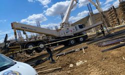 BAYBURT’TA BETON POMPASI DEVRİLDİ: 1 ÖLÜ, 1 YARALI