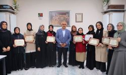 Bayburt'ta hafızlık eğitimini tamamlayan öğrencilere belgeleri verildi