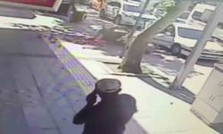 Otomobilin açılan kapısına çarpan motosikletli yaralandı