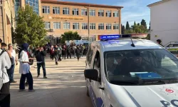 SON DAKİKA... MANİSA'DA LİSE ÖNÜNDE SİLAHLI SALDIRI!
