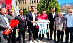 PEHLİVANLARA DESTEK VERDİ!