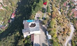 9 asırlık Yağıbasan Medresesi'nin hasarlı çatısında brandalı önlem alındı