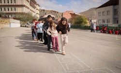Bayburt'ta öğrenciler oyunla öğreniyor