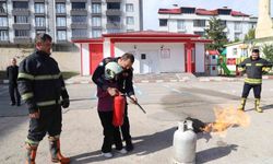 Bayburt'ta öğrencilere afet bilinci uygulamalı anlatıldı