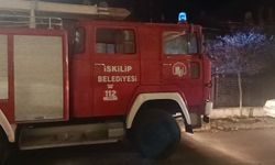 Çorum'da park halindeki araçlara çarpan otomobil takla attı: 1 yaralı