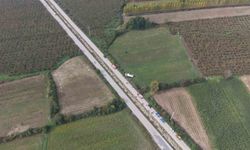 Düzce'de akaryakıt yüklü tanker devrildi