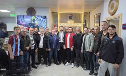 Düzce'de Beşiktaşlılar ve Trabzonsporlular, maçı birlikte izledi