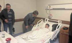 Öğrenci servisi ile otomobil çarpıştı!