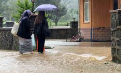 Rize'de şiddetli yağış etkili oluyor